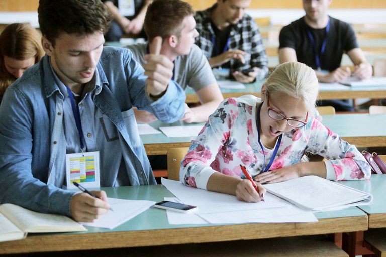 EU support for mobility of Primorska region students from low-income backgrounds EU support for mobility of Primorska region students from low-income backgrounds