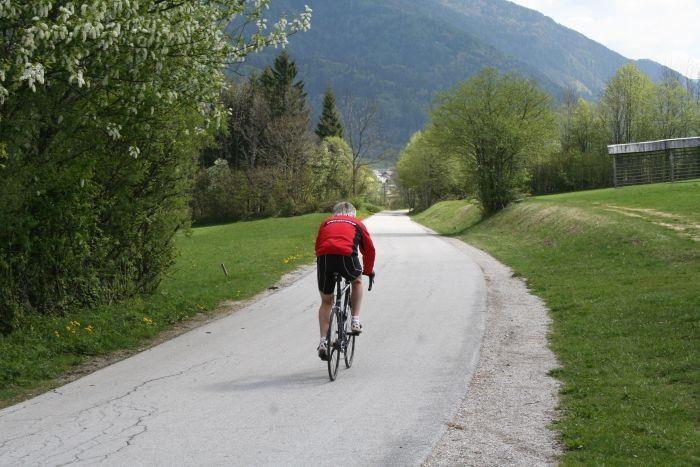 Expanding Slovenia’s cycling network: EU funding for a cycling connection in municipality Železniki Expanding Slovenia’s cycling network: EU funding for a cycling connection in municipality Železniki