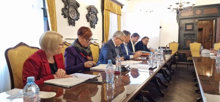 Minister Jevšek and the mayors of Posavje discuss EU funding options Minister Jevšek and the mayors of Posavje discuss EU funding options