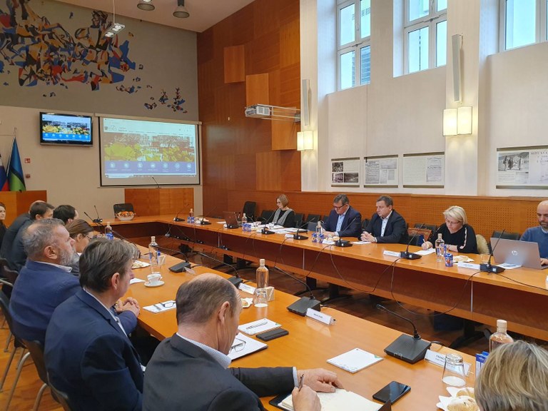 Minister Jevšek discusses Cohesion Policy at meeting of Development council of Zasavje region