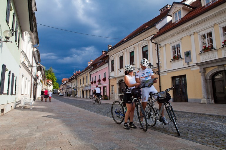 Promoting sustainable mobility: EU funding for a cycling connection from Kamnik to Ljubljana Promoting sustainable mobility: EU funding for a cycling connection from Kamnik to Ljubljana