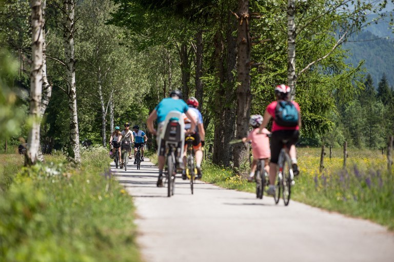 Slovenia's cycling network to grow: EU funding for cycle paths in municipalities Beltinci and Črenšovci Slovenia's cycling network to grow: EU funding for cycle paths in municipalities Beltinci and Črenšovci