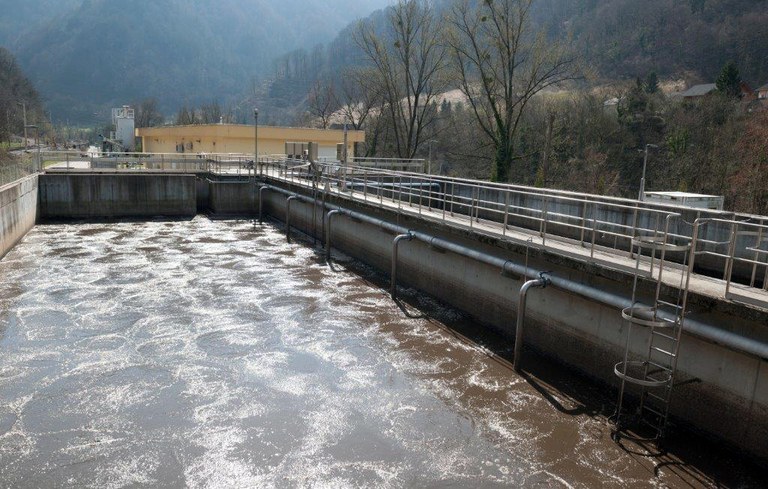 Čista voda za zeleno Slovenijo: Evropska sredstva za odvajanje in čiščenje odpadne vode v občini Hrastnik