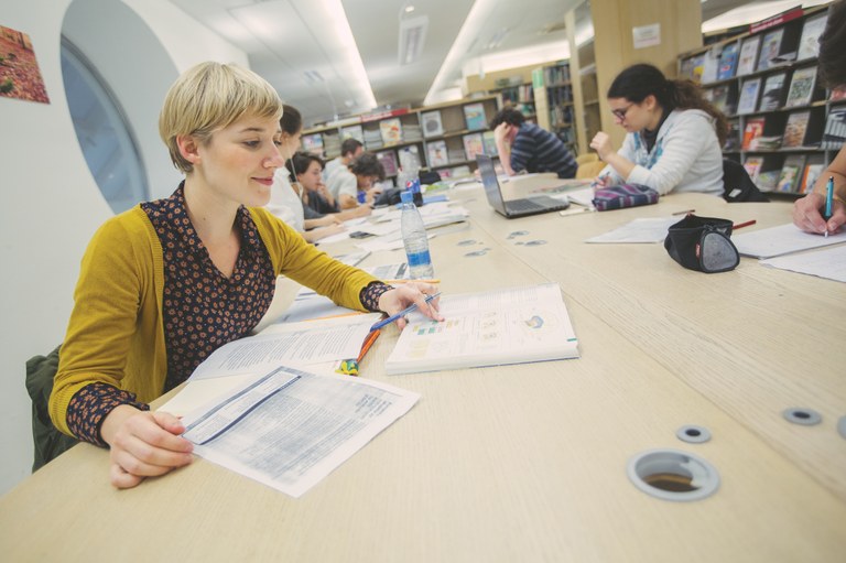 Evropska sredstva Fakulteti za gradbeništvo, prometno inženirstvo in arhitekturo Univerze v Mariboru Evropska sredstva Fakulteti za gradbeništvo, prometno inženirstvo in arhitekturo Univerze v Mariboru