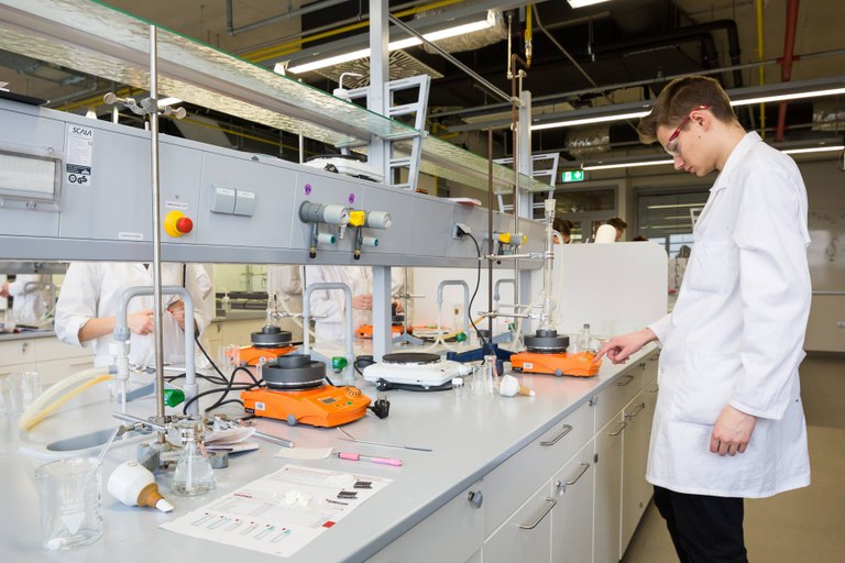 Evropska sredstva za laboratorijsko opremo pri preventivnih programih na področju prepovedanih drog Evropska sredstva za laboratorijsko opremo pri preventivnih programih na področju prepovedanih drog