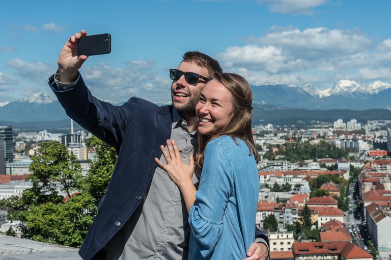 Evropska sredstva za razvoj in promocijo turistične ponudbe v Sloveniji Evropska sredstva za razvoj in promocijo turistične ponudbe v Sloveniji