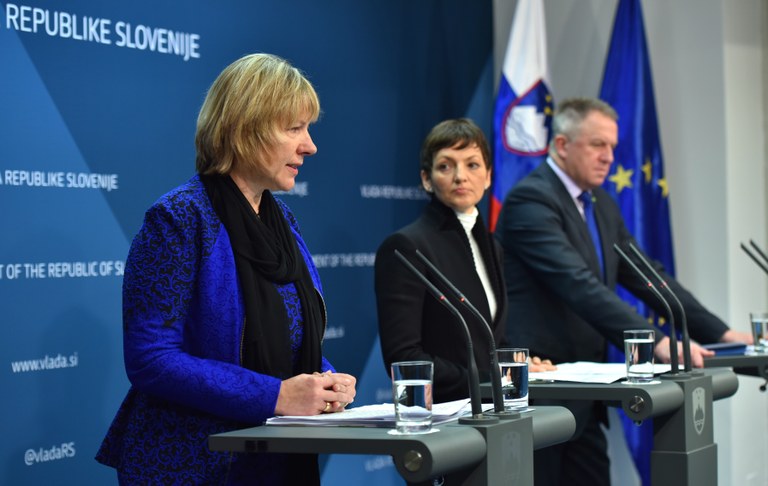 Ministrici Smerkolj in Makovec-Brenčič ter minister Počivalšek predstavili prvi razpis v okviru Strategije pametne specializacije