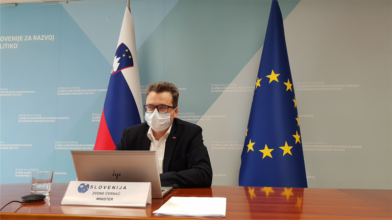 Zvone Černač na srečanju ministrov za kohezijsko politiko: »Po skoraj letu dni od zgodovinskega dogovora voditeljev držav EU lanskega julija je čas za akcijo.« Zvone Černač na srečanju ministrov za kohezijsko politiko: »Po skoraj letu dni od zgodovinskega dogovora voditeljev držav EU lanskega julija je čas za akcijo.«