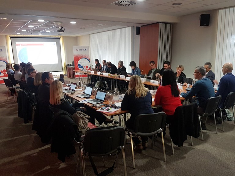 Na zasedanju Odbora za spremljanje Programa sodelovanja Interreg V-A Slovenija-Avstrija Na zasedanju Odbora za spremljanje Programa sodelovanja Interreg V-A Slovenija-Avstrija