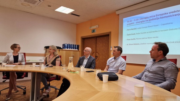 Okrogla miza o komuniciranju sofinanciranih projektov iz evropskih skladov: Evropska sredstva izboljšujejo kakovost življenja, njihovo pridobitev si upravičenci štejejo za uspeh Okrogla miza o komuniciranju sofinanciranih projektov iz evropskih skladov: Evropska sredstva izboljšujejo kakovost življenja, njihovo pridobitev si upravičenci štejejo za uspeh
