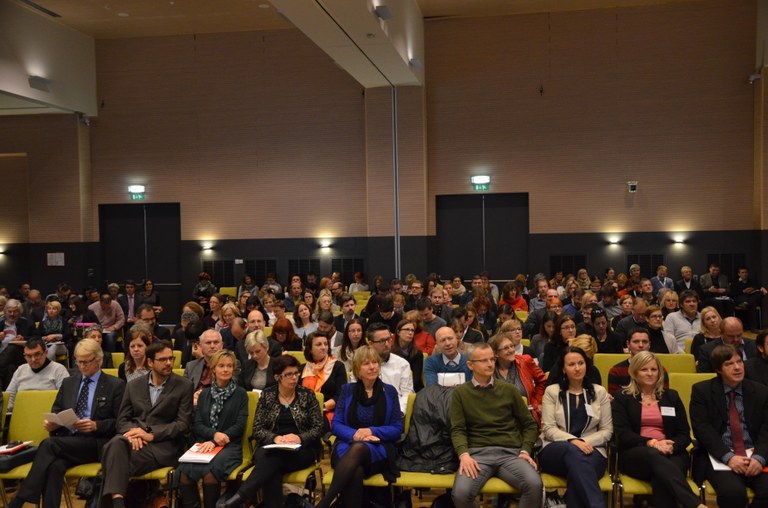 V okviru Programa sodelovanja Interreg V-A Slovenija-Avstrija 2014–2020 je za čezmejne projekte na voljo 44,9 milijonov evrov V okviru Programa sodelovanja Interreg V-A Slovenija-Avstrija 2014–2020 je za čezmejne projekte na voljo 44,9 milijonov evrov